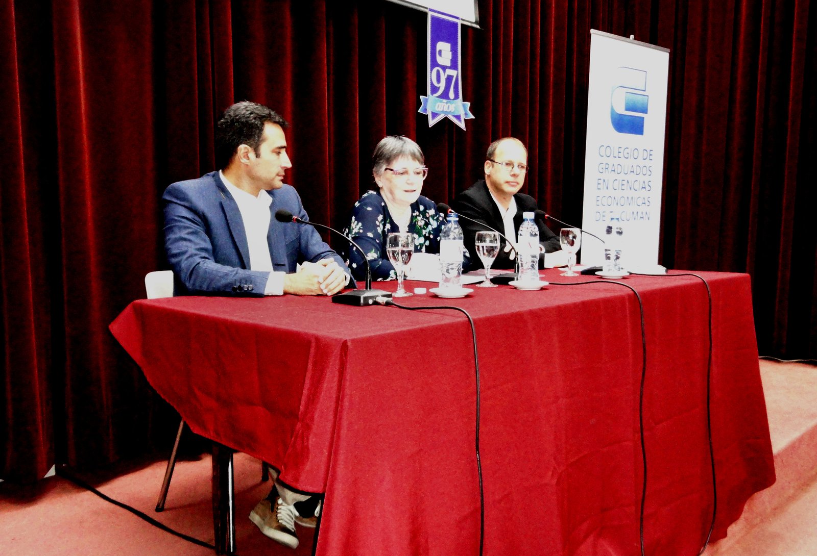 Mesa Panel con candidatos a Diputados Nacionales por Tucumán