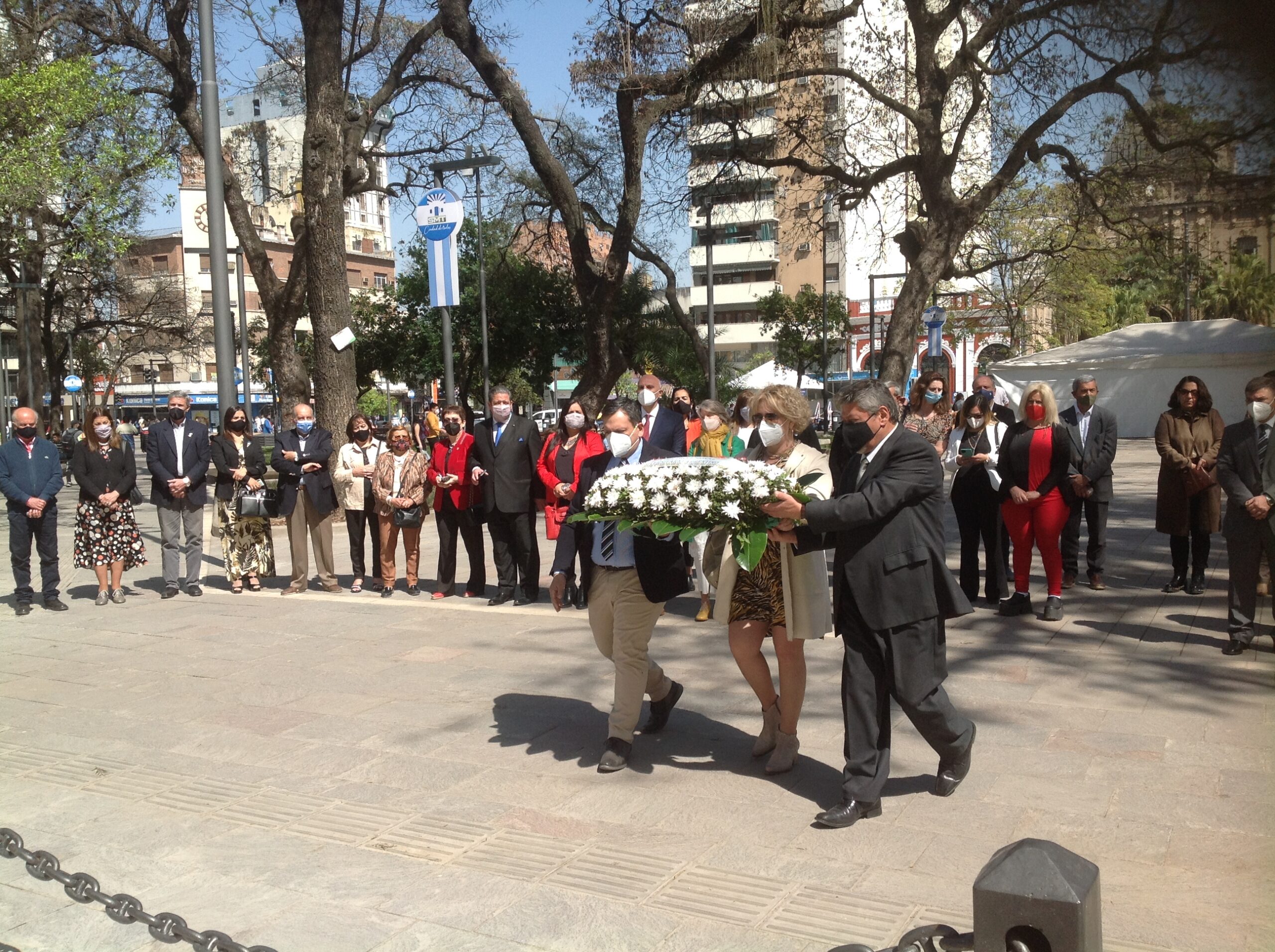 FEPUT realizó homenajes y reconocimientos en el día del Profesional Universitario en Plaza Independencia