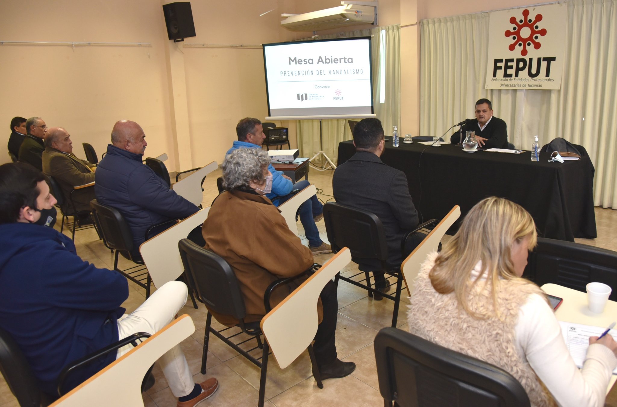 Nueva reunión de la «Mesa Abierta de prevención del vandalismo» organizada por la FEPUT y el Colegio de Psicólogos