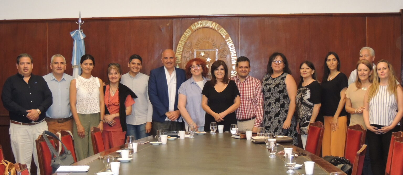 Reunión entre el Rectorado y Colegios que integran la FEPUT