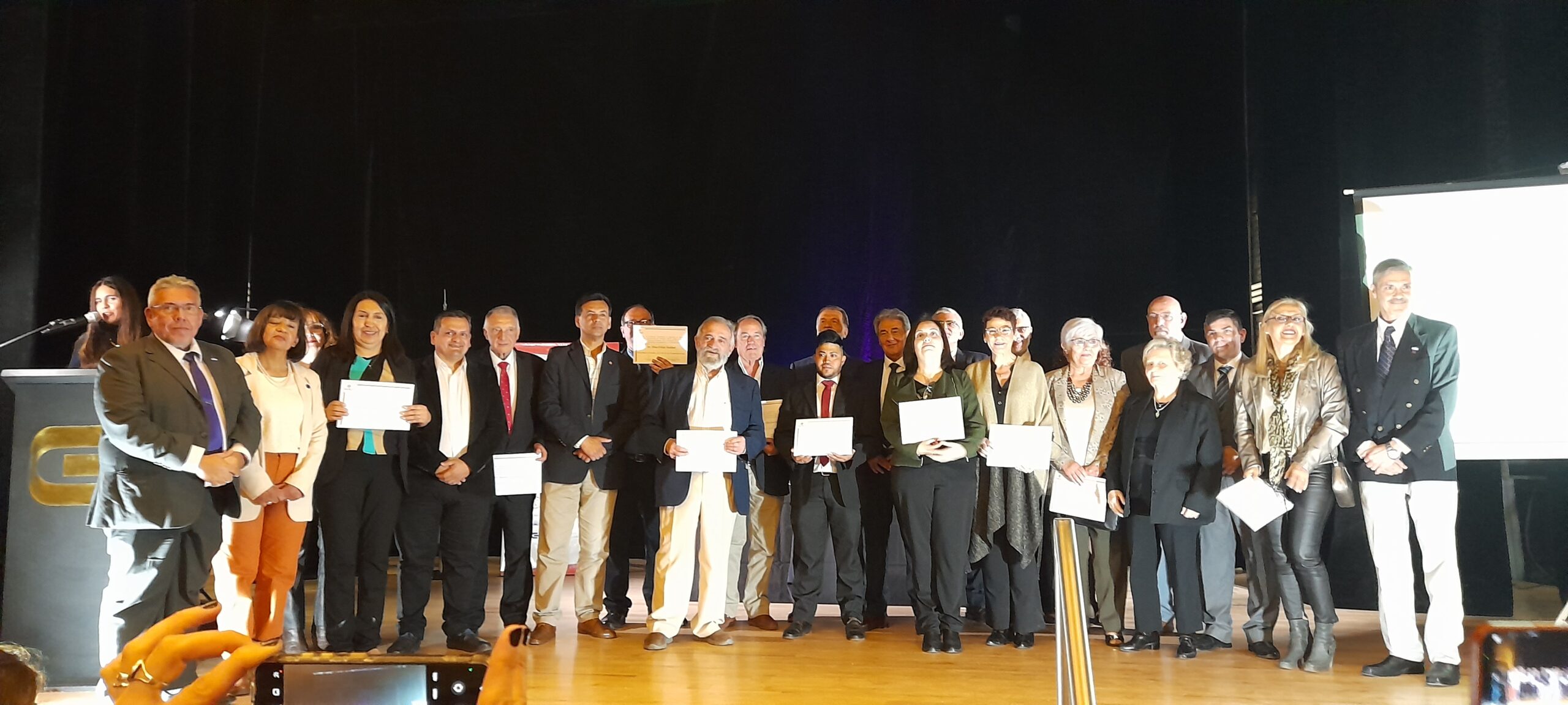 Actos Día del Profesional Universitario: Homenajes y distinciones