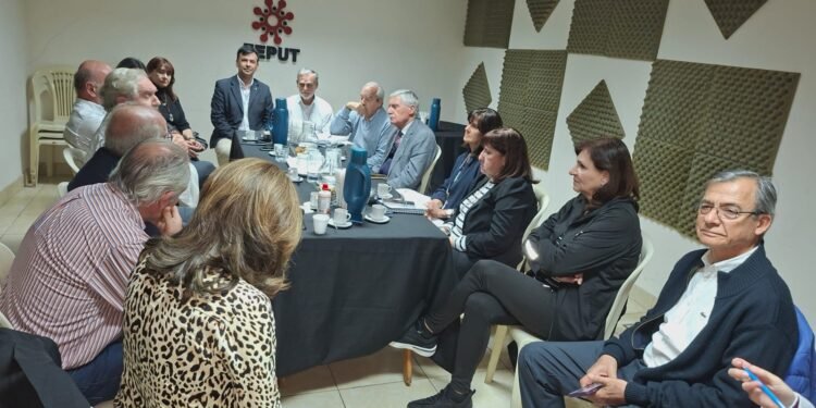 FEPUT fue sede de una nueva reunión plenaria de la Mesa de Diálogo Tucumán