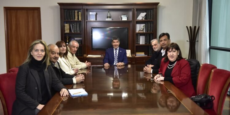 La Mesa de Diálogo Tucumán se reunió con el vicegobernador Miguel Acevedo