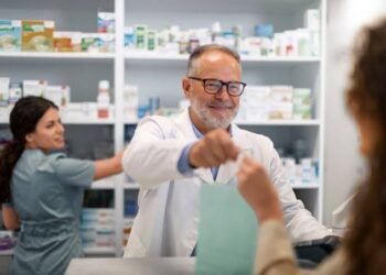FEPUT respalda el pedido del Colegio de Farmacéuticos: los medicamentos deben ser comercializados exclusivamente en farmacias